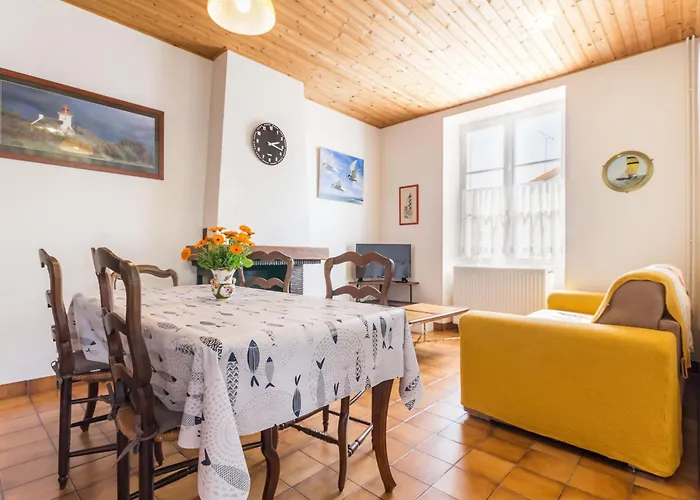 Familial A 30m De La Avec Cour Fleurie, Proche Commerces Et Peche A Pied - Fr-1-306-833 Сasa de vacaciones *