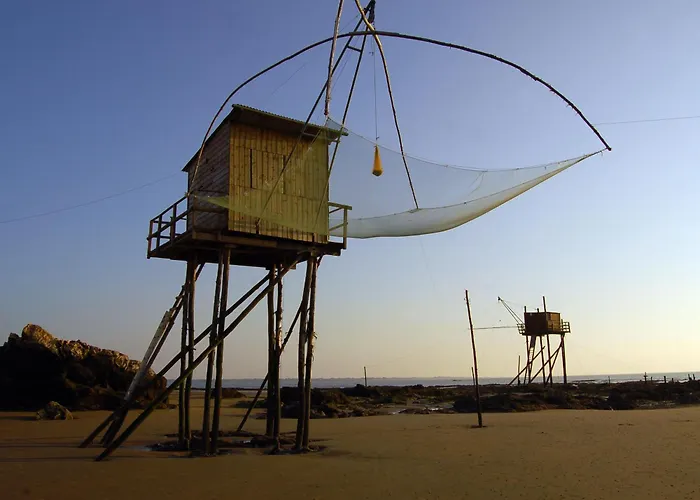 Сasa de vacaciones Familial A 30m De La Avec Cour Fleurie, Proche Commerces Et Peche A Pied - Fr-1-306-833 *